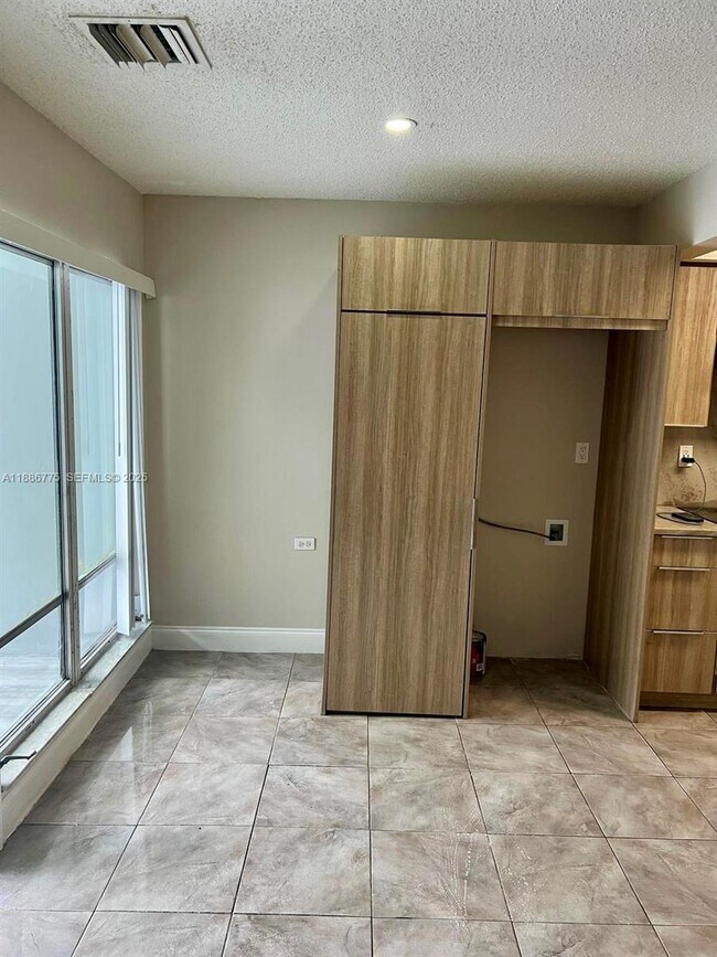 Building Photo - 341 23rd Way S