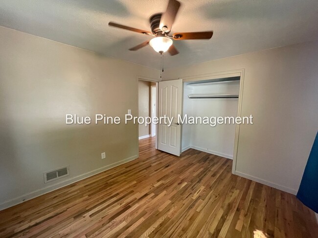 Building Photo - 395 E 24th St