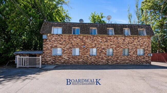 Building Photo - 161 Beryl Ave
