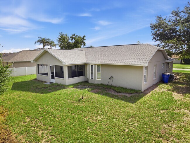 Building Photo - 2368 Sweetwater Blvd