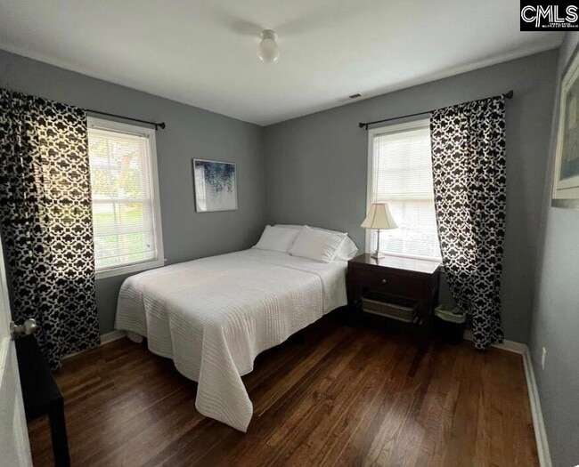 Building Photo - 608 Elm Ave