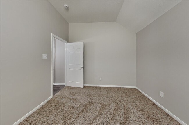 Building Photo - 8002 Weeping Willow Pl