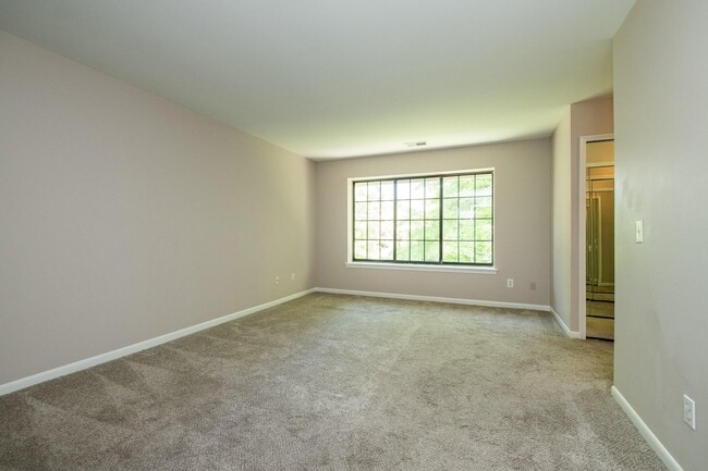 Building Photo - 6979 Pebble Creek Woods Dr