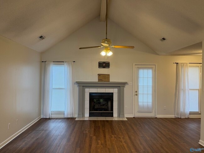 Building Photo - 3029 Battlement Rd SW