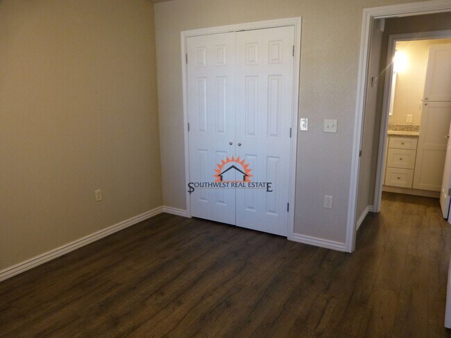 Building Photo - 1313 Mission Dr