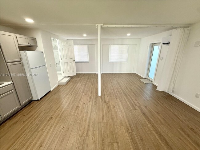 Building Photo - 8301 SW 19th St