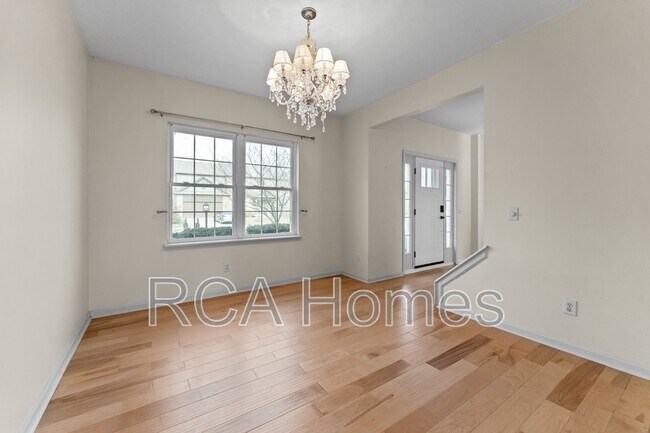 Building Photo - 45 Wisteria Way