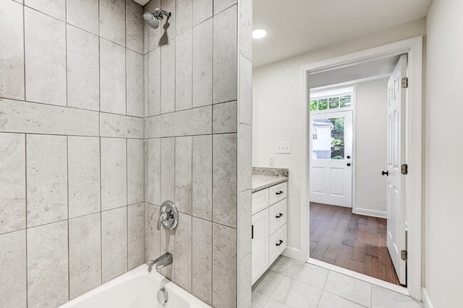 Building Photo - 804 Oella Ave