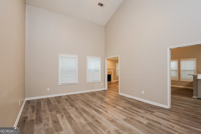 Building Photo - 5563 Newberry Point Dr