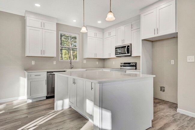 Building Photo - Charming 4 Bedroom Haven in Laurens