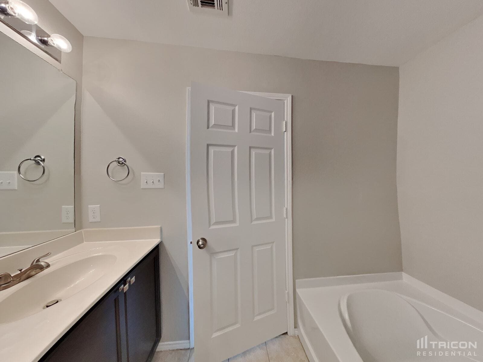 Building Photo - 1704 Abby Creek Dr