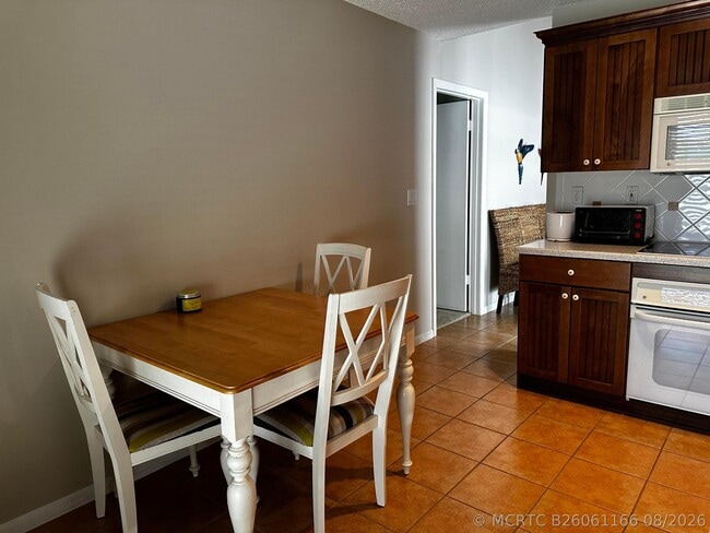 Building Photo - 2543 Bedford Mews Dr