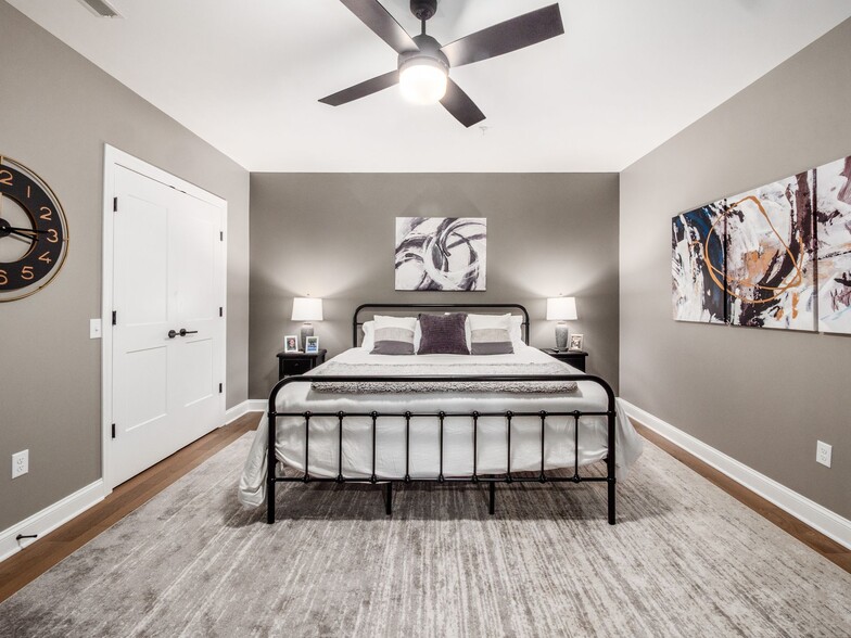 Building Photo - 5211 Highpointe Lakes Dr