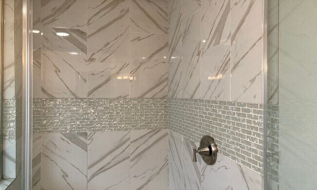 Building Photo - 7235 SE Clatsop St