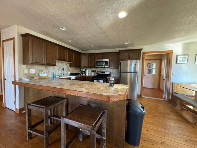 Building Photo - 3992 CA-147
