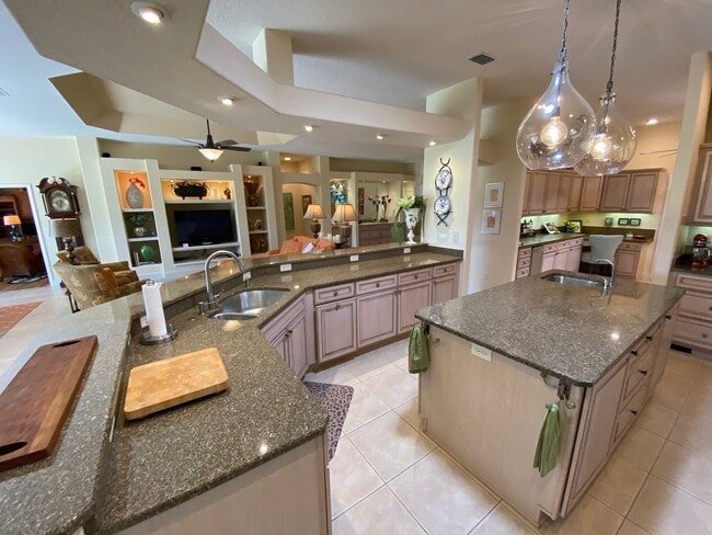 Building Photo - Exquisite - Turnkey, 3 bed + 2 1/2 Bath + ...