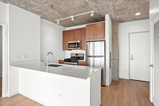 Building Photo - 1402 S Wabash Ave