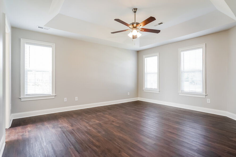 Building Photo - 476 Winding Oak Way
