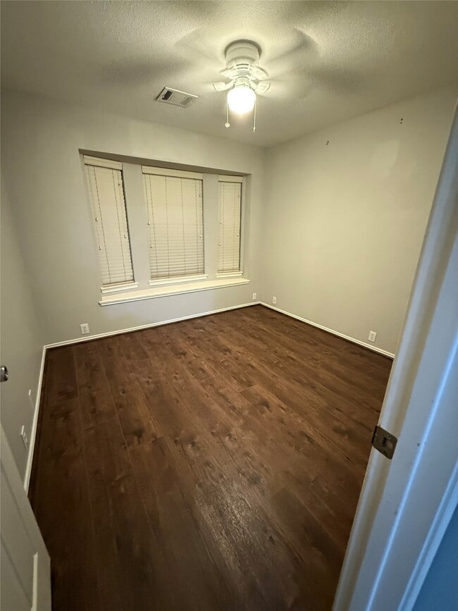 Building Photo - 10226 Antelope Alley