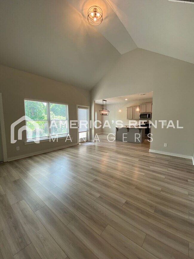 Building Photo - Home for Rent in Weaver, AL!!! Available to View Now!!