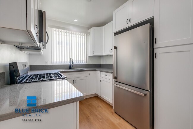 Building Photo - 5320 Corteen-18