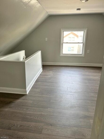 Building Photo - 222 Inslee Pl