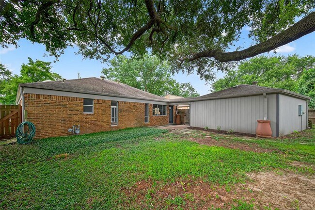 Building Photo - 16019 Parksley Dr