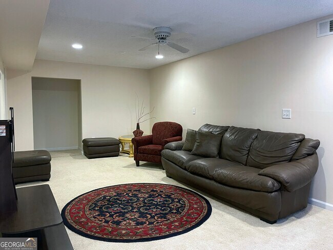 Building Photo - 3550 River Trace Dr