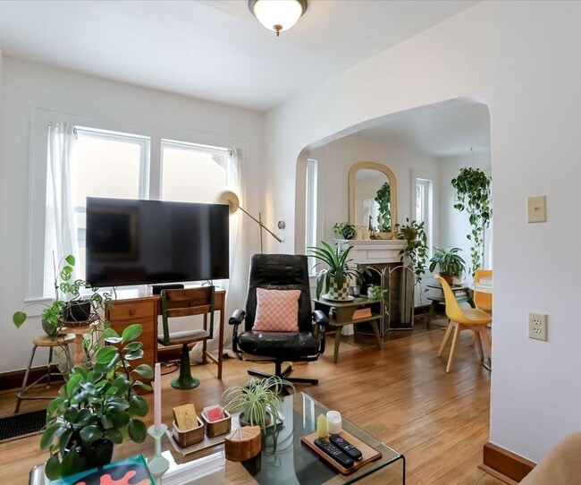 Building Photo - Beautiful New Listing Available August 21, 2026.  Monthly rent $2,100