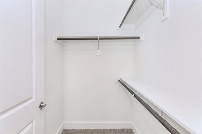 Building Photo - 3030 Greenbusch Rd