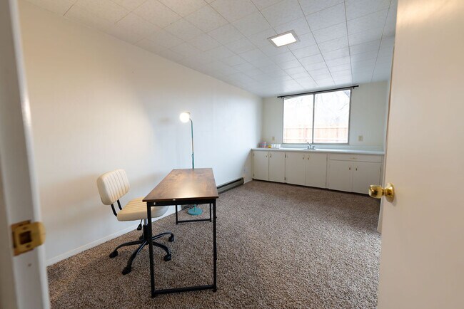 Building Photo - 206 N Wall Ave