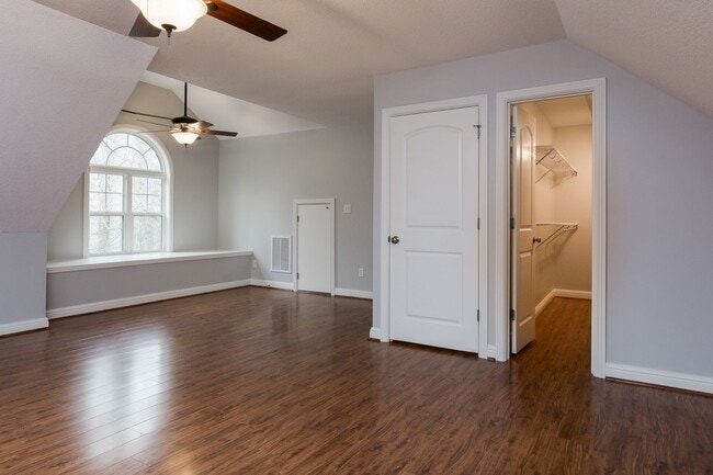 Building Photo - Central AVL - Beautiful 3/2 Cape Cod