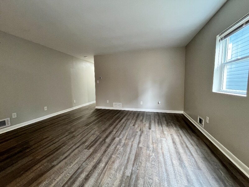 Building Photo - 1204 Outlook St