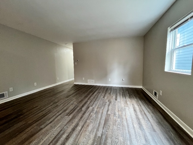Building Photo - 1204 Outlook St