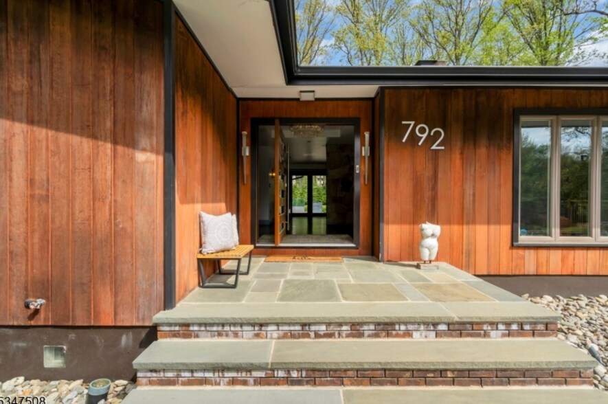 Building Photo - 792 Partridge Dr