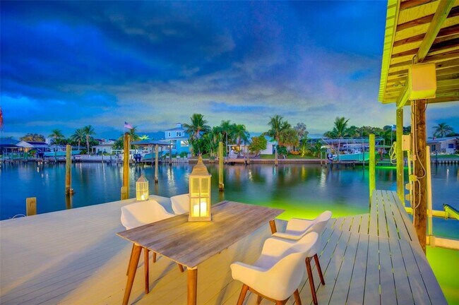 Building Photo - 807 Snug Island
