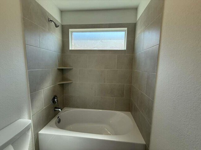 Building Photo - 623 Sormonne Lp