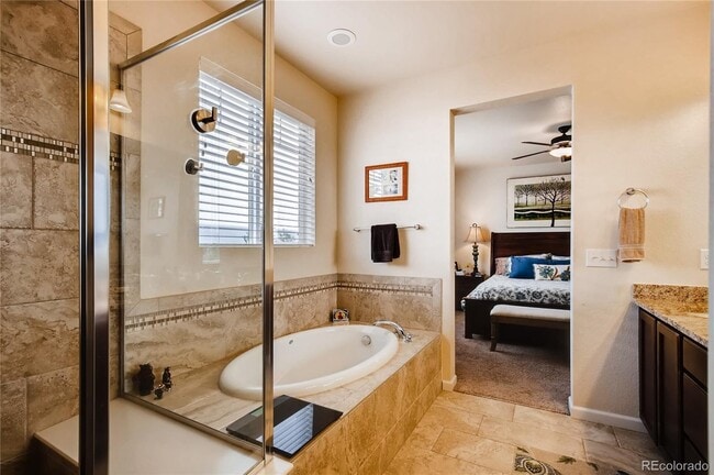 Building Photo - 511 E Hinsdale Ave