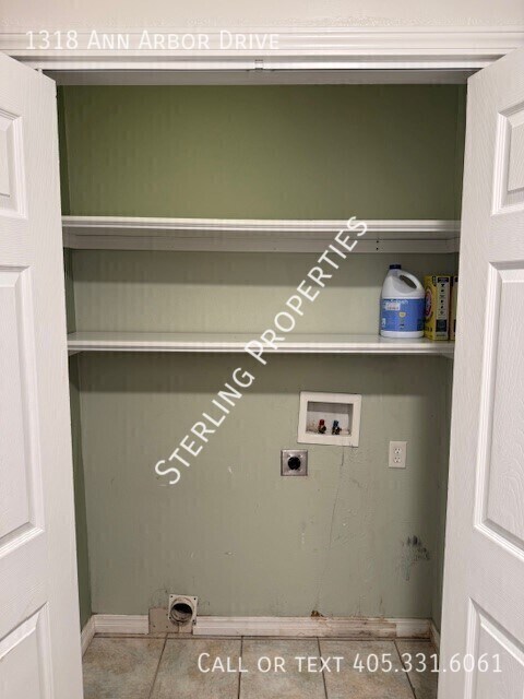 Building Photo - 1318 Ann Arbor Dr