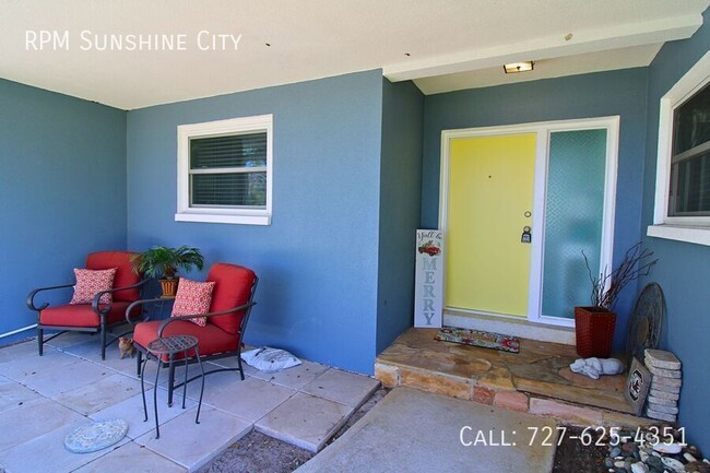 Building Photo - Newly renovated 3-Bedroom Home on a 0.65-A...