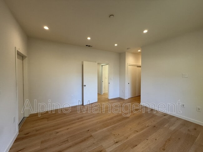 Building Photo - 1163 W Iowa Ave