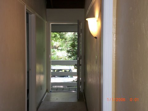 Building Photo - 850 E College Ave