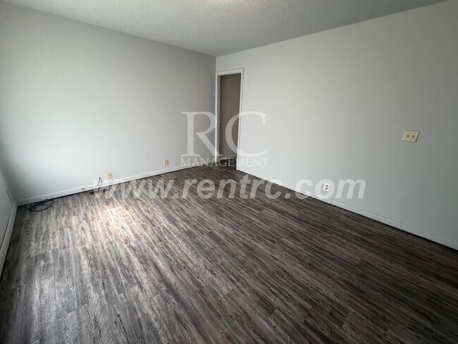 Building Photo - 1016 Koehn-