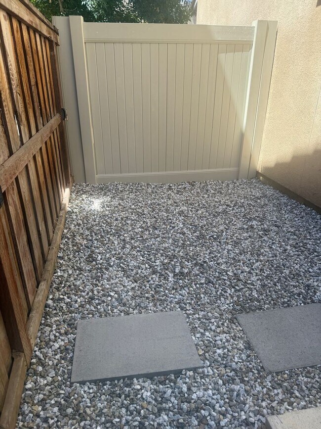 Building Photo - 2nd Floor Condo in Murrieta