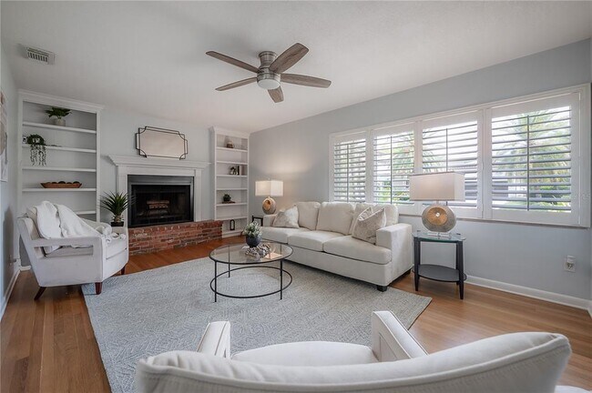 Building Photo - 4620 W Beach Park Dr