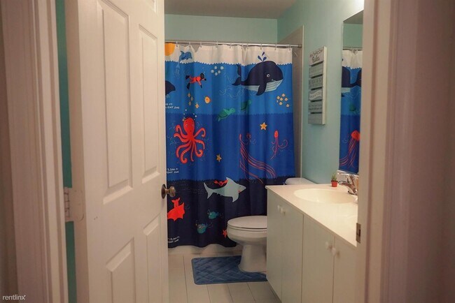 Building Photo - 4 br, 3 bath Townhome - 4253 SW 124th Ter