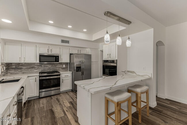 Building Photo - 14506 W Huron Dr