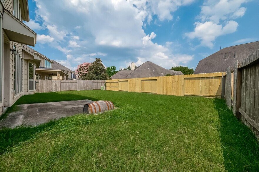 Building Photo - 16010 Juniper Shores Dr