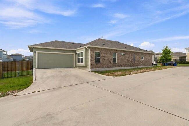 Building Photo - 9207 Looksee Ln
