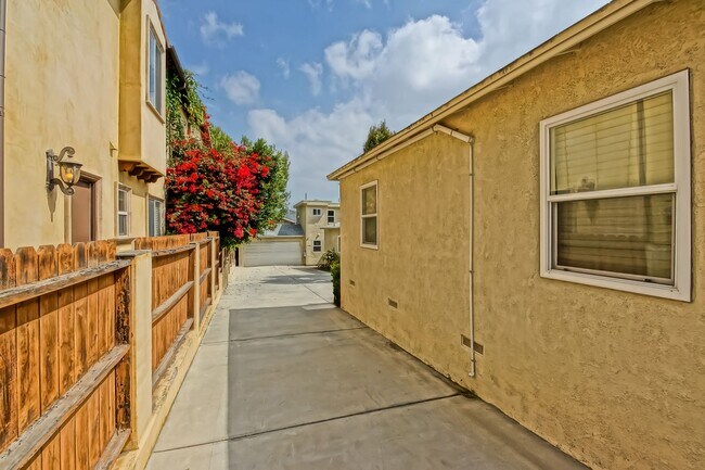 Building Photo - NEWLY BUILT, CHARMING, 2-STORY REAR HOME W/ 1-CAR GARAGE + DRIVEWAY PARKING CLOSE TO SCHOOLS, PAR...
